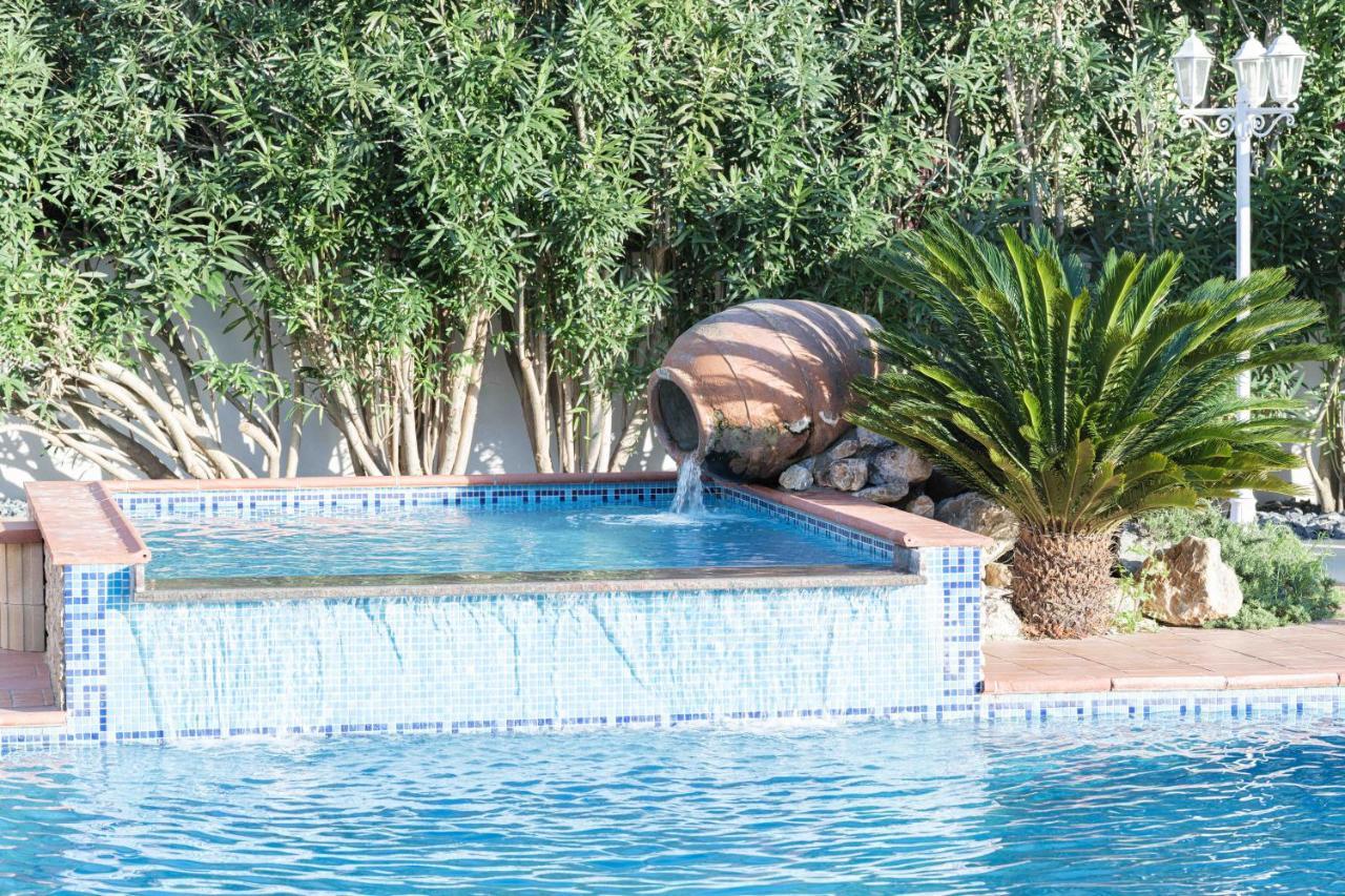 Gites La Catalane Theza Exterior photo